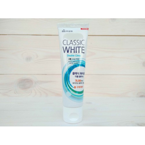 Отбеливающая зубная паста двойного действия с микрогранулами с ароматом мяты и ментола Classic White Double Clinic